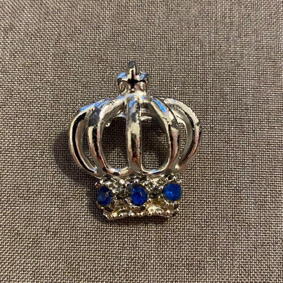 Vintage crown pin - Picture 1 of 1